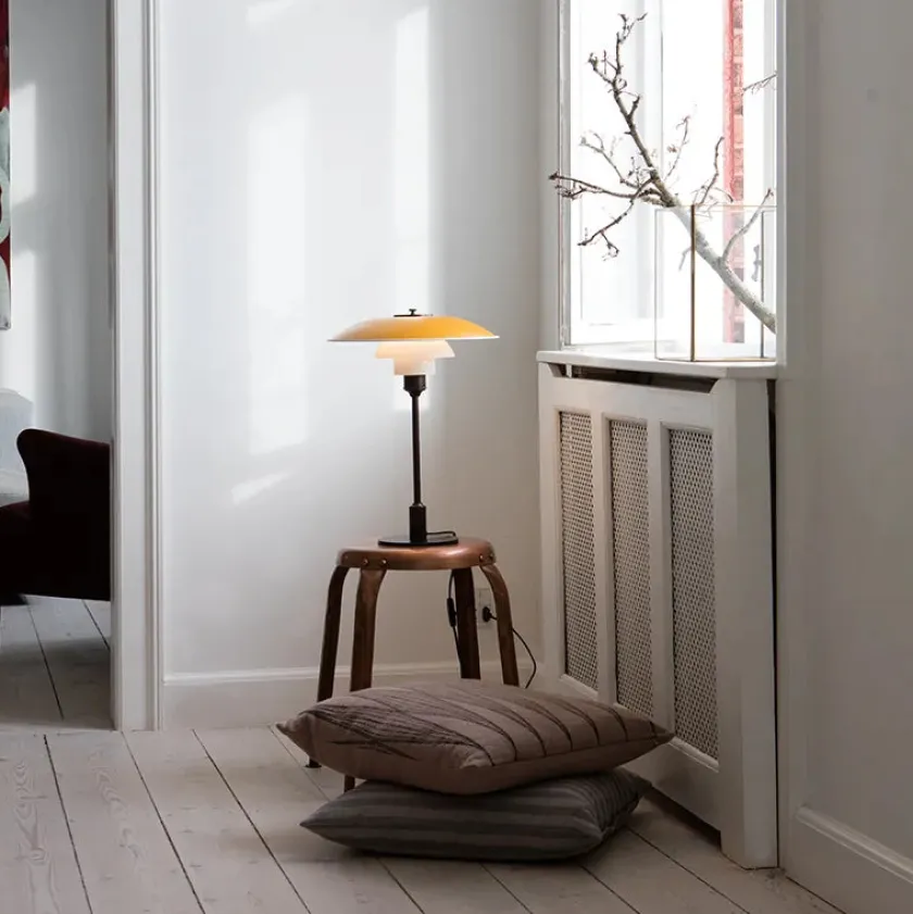 Louis Poulsen PH 3½-2½ Bordlampe, gul af Poul Henningsen> Spots