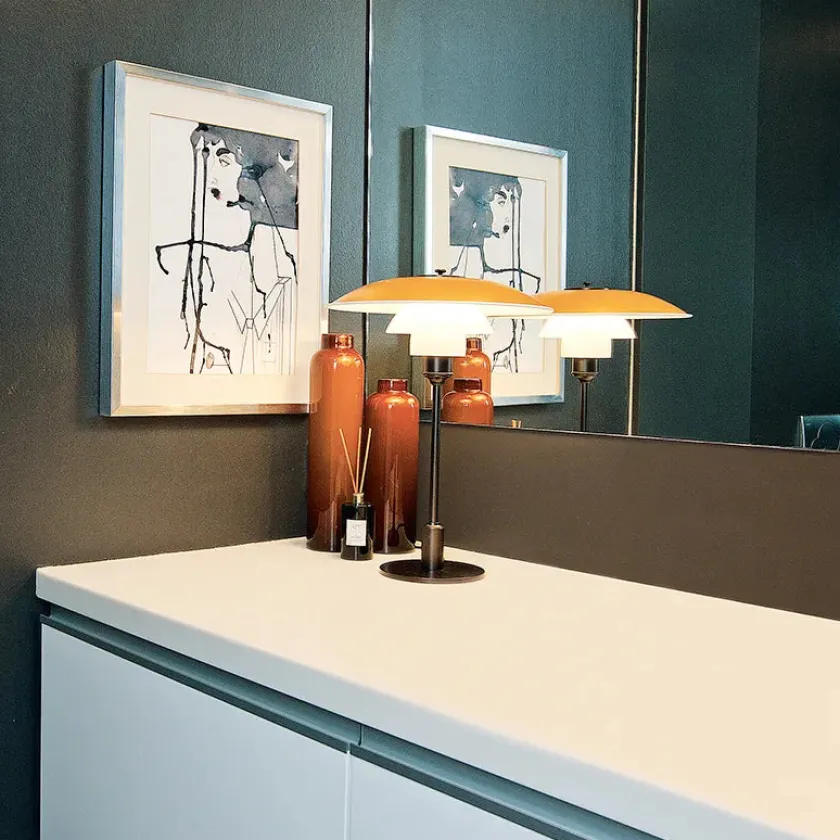 Louis Poulsen PH 3½-2½ Bordlampe, gul af Poul Henningsen> Spots