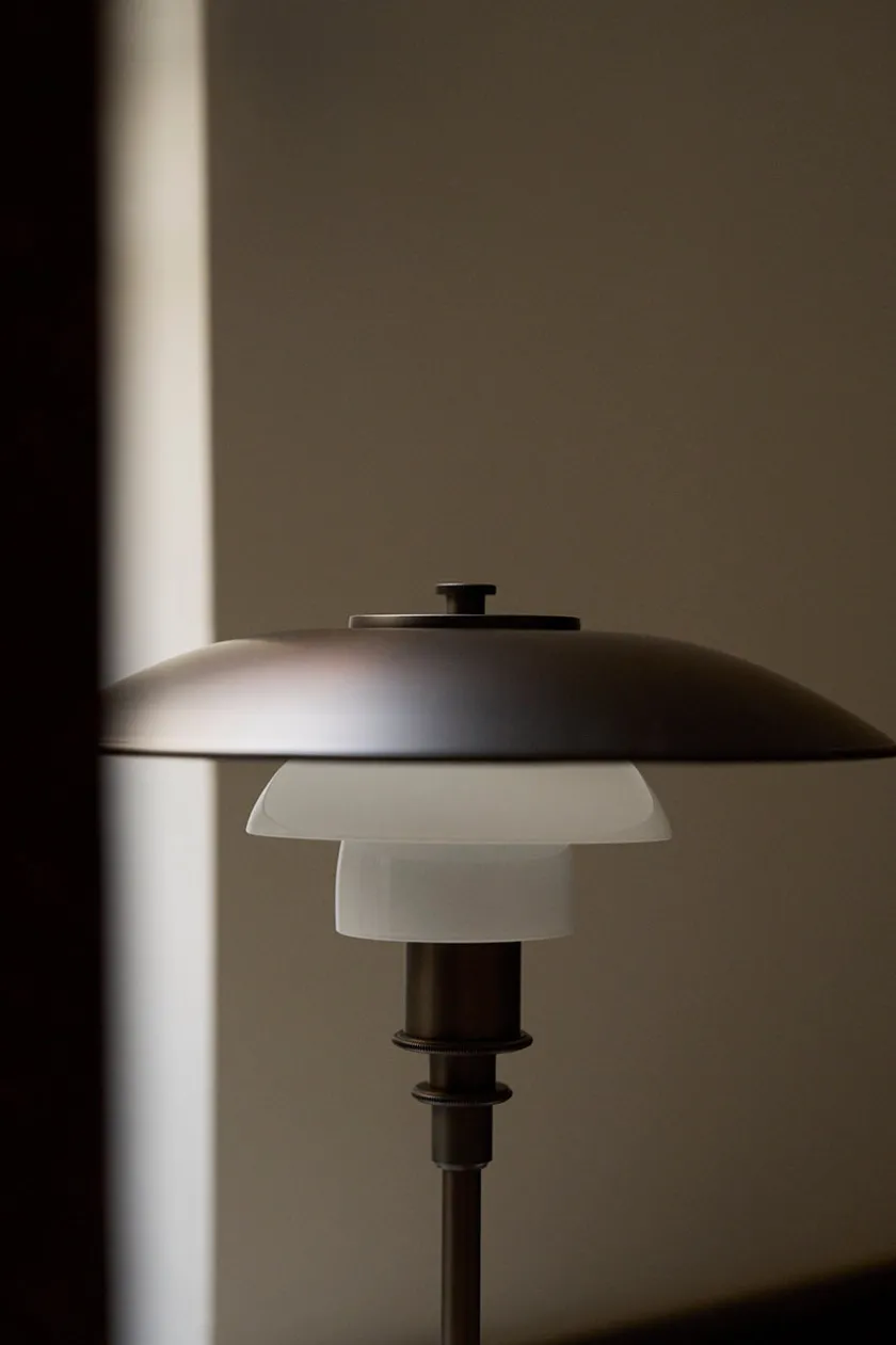 Louis Poulsen PH 3/2 Bordlampe, messing metalliseret fra> Skrivebordslamper|Spots
