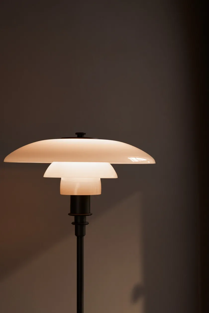 Louis Poulsen PH 3/2 Bordlampe, messing metalliseret fra> Skrivebordslamper|Spots
