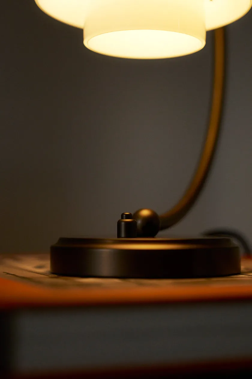 Louis Poulsen PH 2/2 Luna Bordlampe, Aged Brass fra> Spots