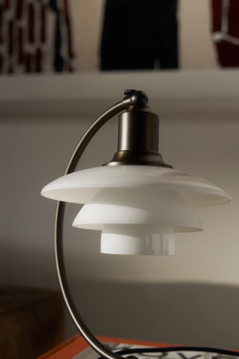Louis Poulsen PH 2/2 Luna Bordlampe, Aged Brass fra> Spots