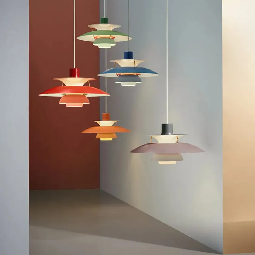 Louis Poulsen PH 5 Pendant, Monochrome Burgundy af Poul Henningsen> Spots|Pendler
