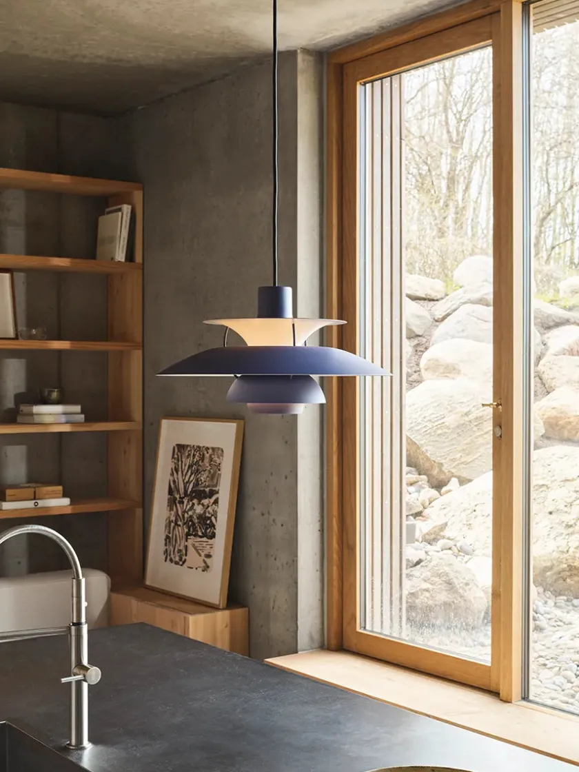 Louis Poulsen PH 5 Pendant, Monochrome Burgundy af Poul Henningsen> Spots|Pendler