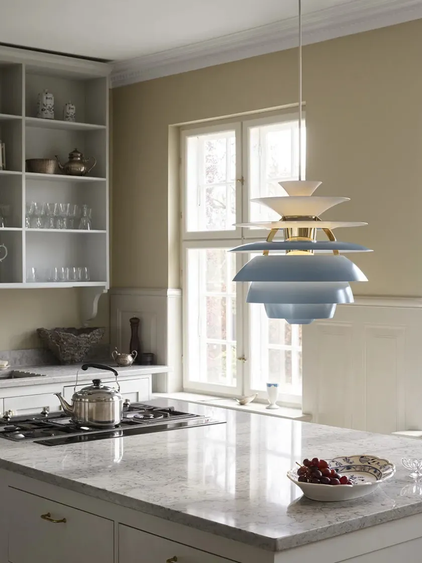 Louis Poulsen PH Snowball, soft white/brass af Poul Henningsen> Spots|Pendler