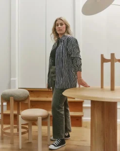 Fredericia Furniture Pioneer Bar Stool, lacquered oak/max 95 fra> Barstole