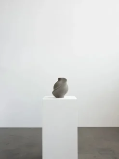 Louise Roe Pirout Vase 02, ceramic fra><noscript><img width=