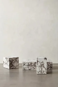 Audo Copenhagen Plinth Cubic Grey Kendzo marmor fra><noscript><img width=