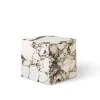 Audo Copenhagen Plinth Cubic Rose Calacatta Viola marmor fra> Sideborde Og Små Borde