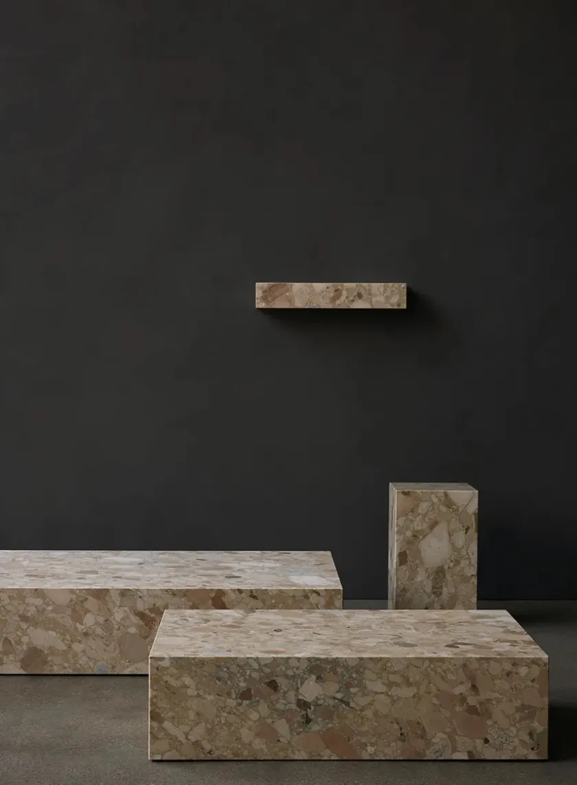 Audo Copenhagen Plinth Tall, grey galaxy marble fra> Sideborde Og Små Borde