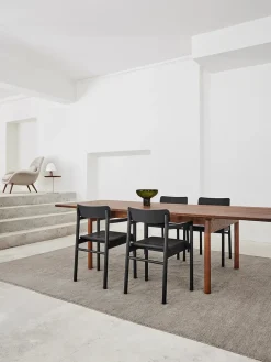 Fredericia Furniture Post Spisebordsstol, eg sort lak fra> Spisebordsstole
