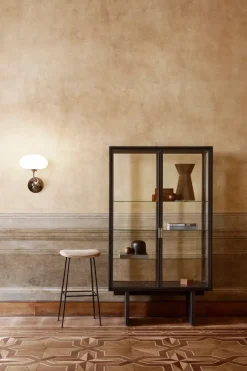 GUBI Private Vitrine fra> Vitrineskabe