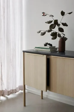 Fritz Hansen Skagerak Jut Cabinet fra> Skænke