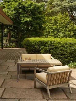 Fritz Hansen Skagerak Virkelyst 2 pers. Sofa, Honey Yellow fra> Udendørs Loungemøbler