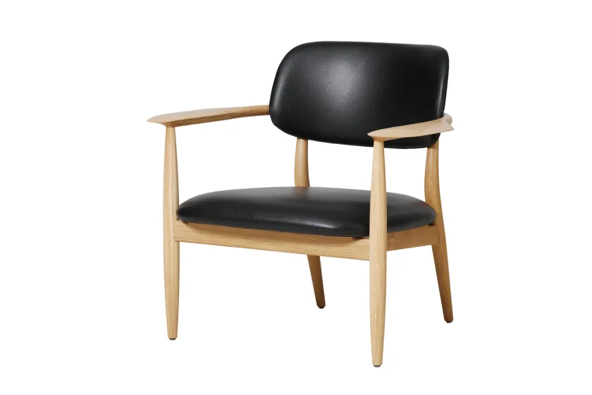 Stellar Works Slow lounge chair med armlæn fra i egetræ og sort læder> Lænestole