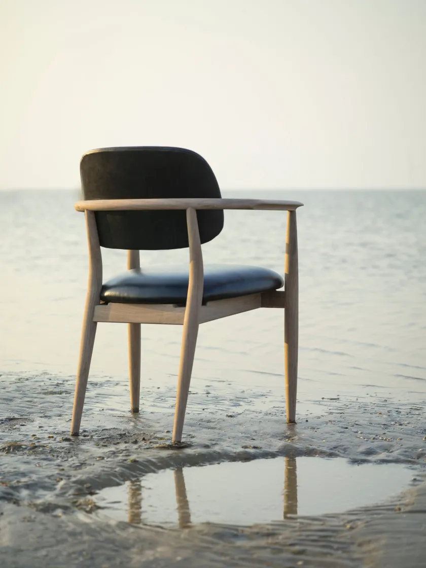 Stellar Works Slow spisebordsstol, eg sort læder fra> Spisebordsstole
