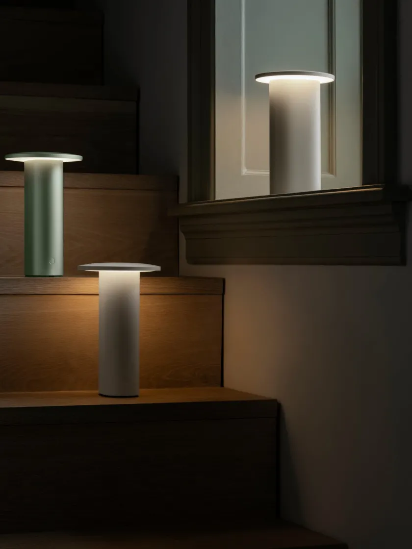 Fritz Hansen Solae Portable lampe af Cecilie Manz> Portable Lamper|Spots
