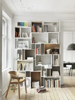 Muuto Stacked Reol, medium fra> Reolsystemer|Reoler