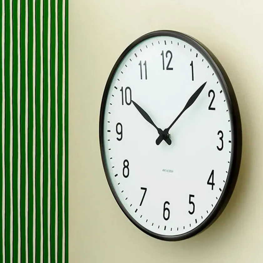 Arne Jacobsen Clocks Station vægur af Arne Jacobsen (Ø: 16)> Gaver Til Ham|Vægure