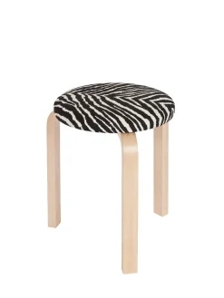 Artek Stool 60, zebra fabric fra> Skamler