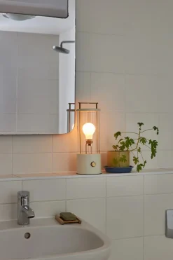 Tala The Muse Portable Lampe, Solid Brass fra><noscript><img width=