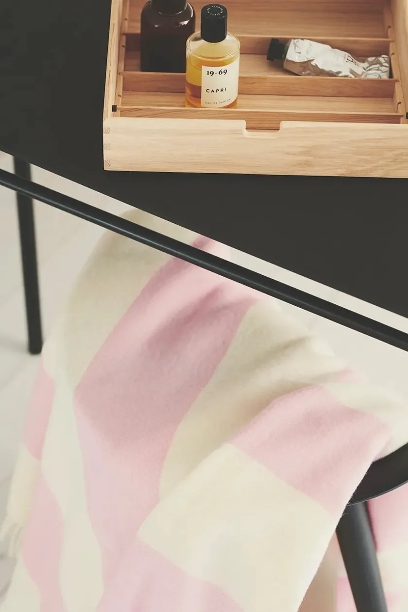 Silkeborg Uldspinderi The Sweater Plaid, black fra> Gaver Til Ham|Gaver Til Hende