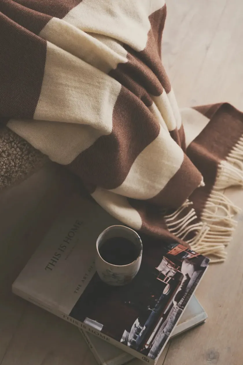 Silkeborg Uldspinderi The Sweater Plaid, golden yellow fra> Puder Og Plaider