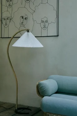 GUBI Timberline gulvlampe fra><noscript><img width=