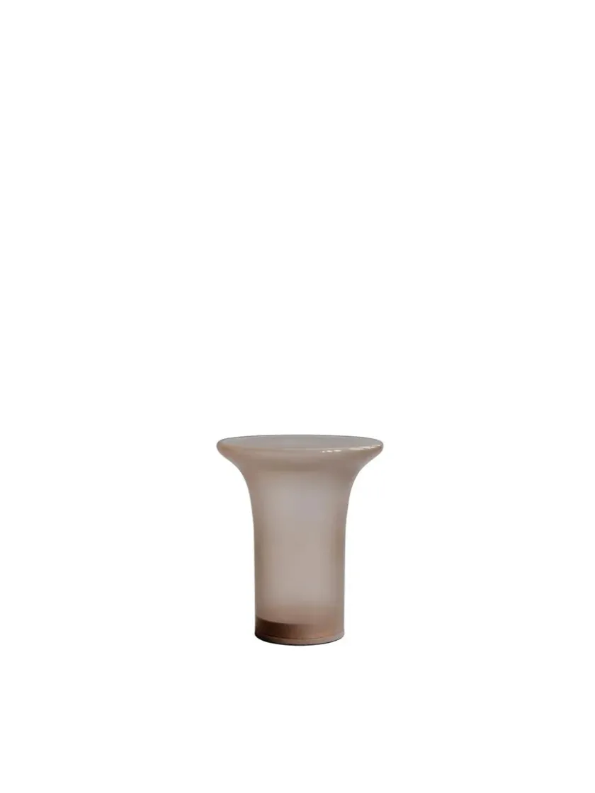 101 Copenhagen Trumpet Table, Tall fra> Sideborde Og Små Borde