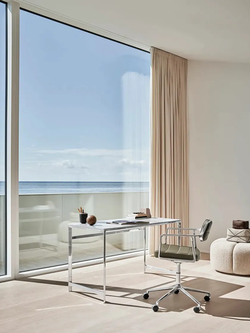 Vipp 453 Swivel+ Chair m/hjul, bosco grøn læder fra> Kontorstole