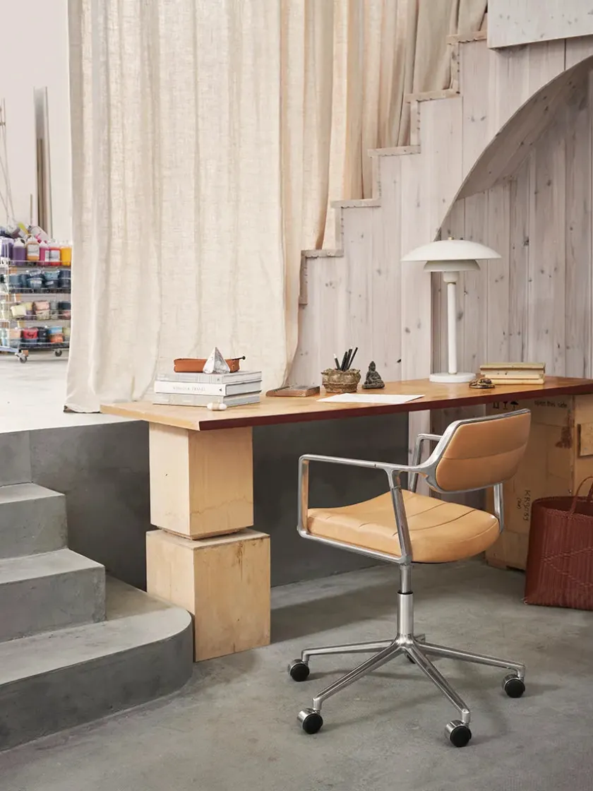 Vipp 453 Swivel+ Chair m/hjul, bosco grøn læder fra> Kontorstole
