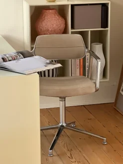 Vipp 453 Swivel Chair m/hjul fra><noscript><img width=