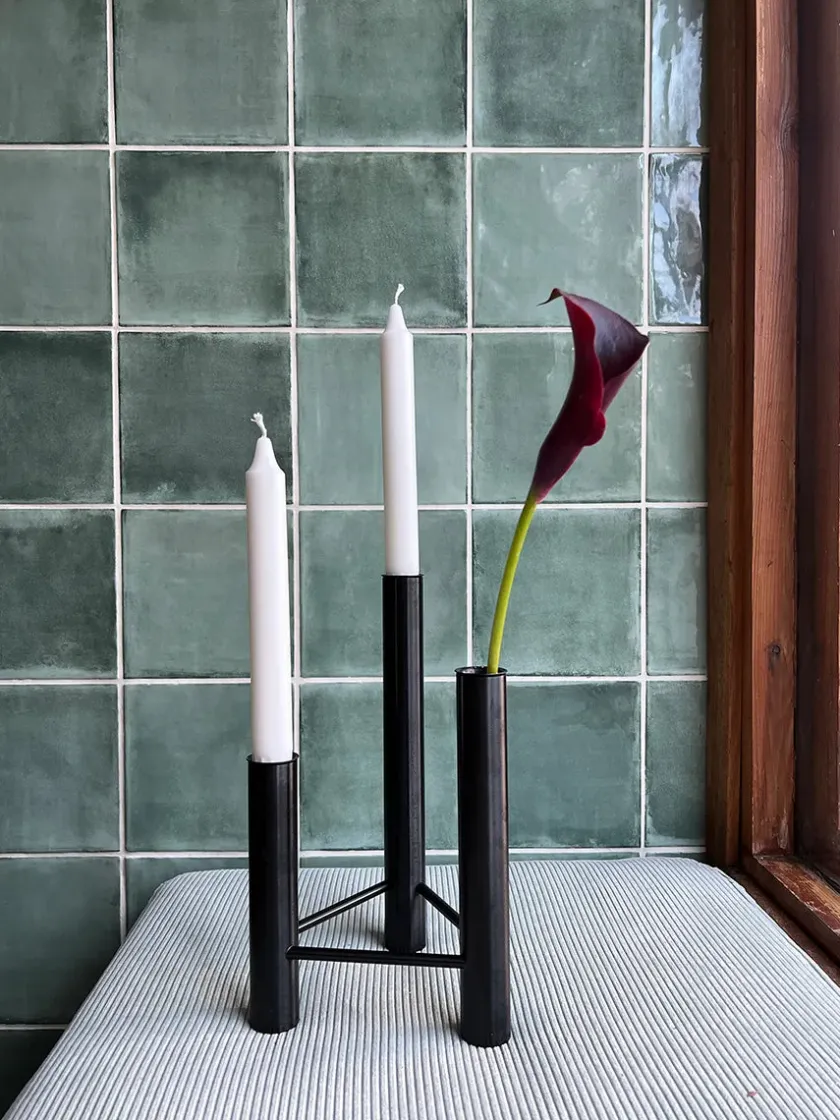 Kay Bojesen Denmark VISTA vase og lysestage, sort fra Kay Bojesen> Lysestager|Vaser