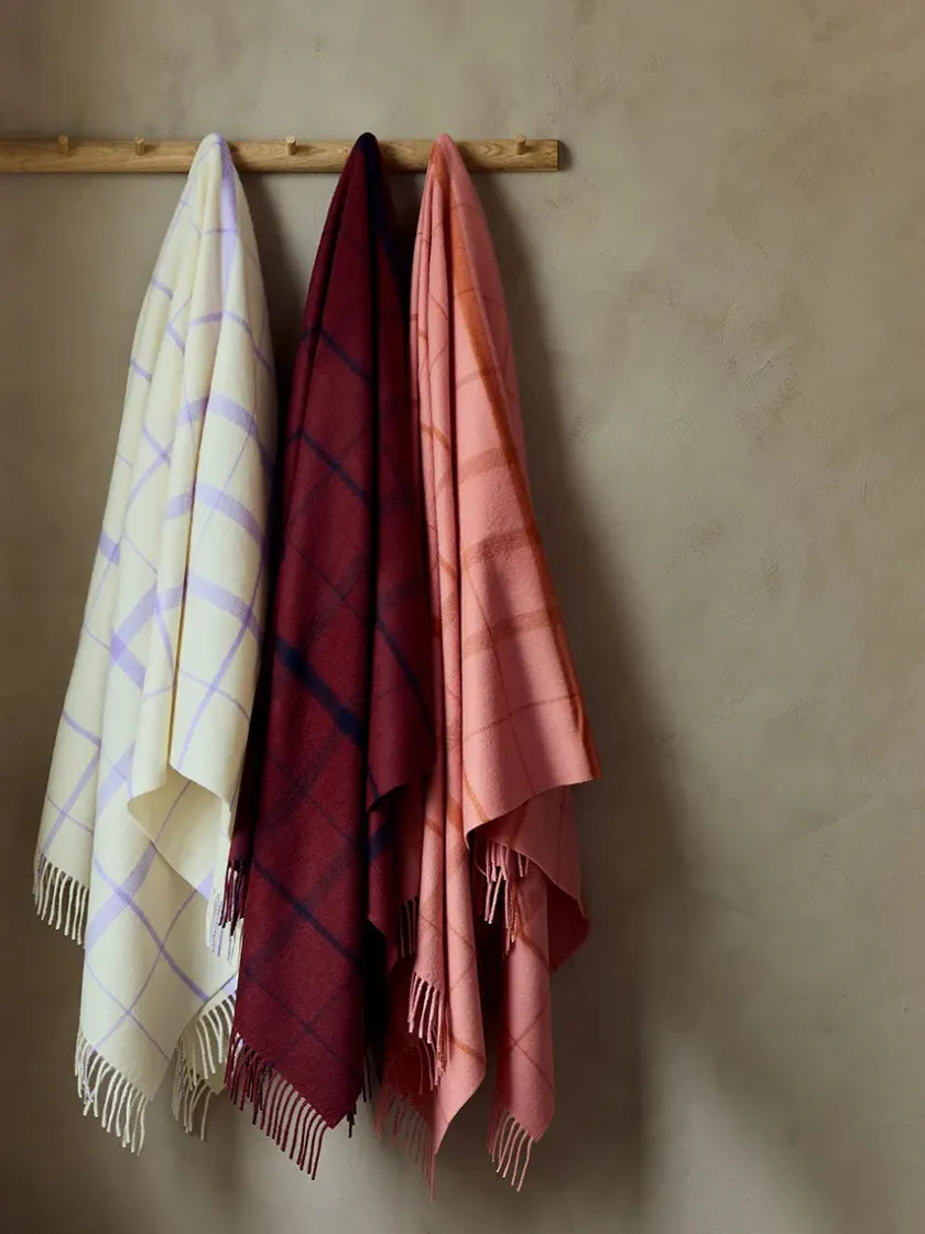 Silkeborg Uldspinderi Warp & Weft Plaid, coral/amber fra> Puder Og Plaider