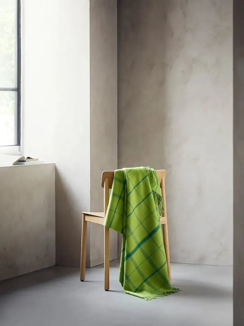 Silkeborg Uldspinderi Warp & Weft Plaid, raw white/lilac fra> Puder Og Plaider
