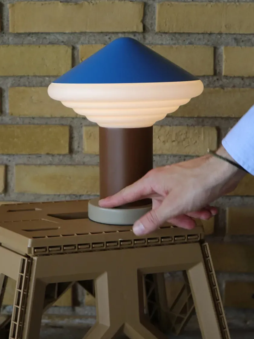 LEO Objects Whipped Portable Table Lamp, sky blue fra> Portable Lamper|Spots