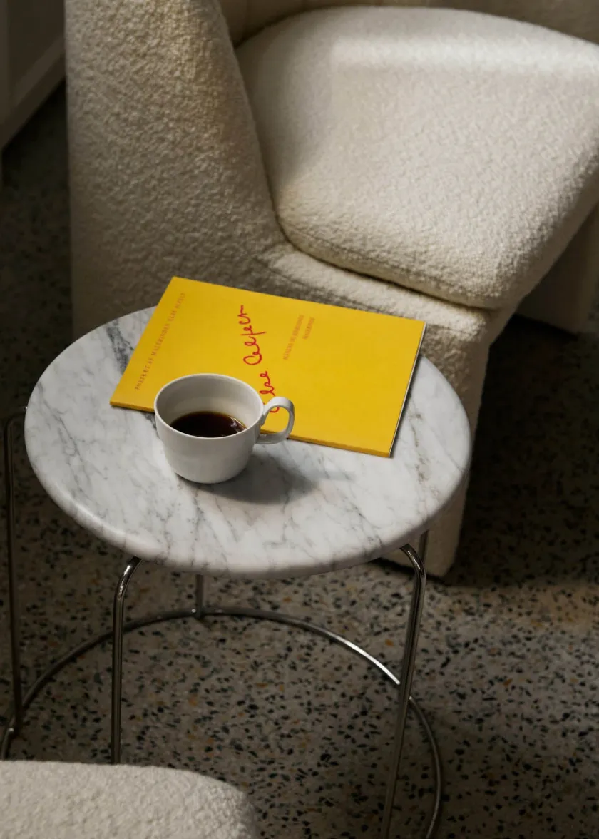 &Tradition Wire Stool Marble Top VP11 af Verner Panton> Gaver Til Ham|Tilbehør Til Borde