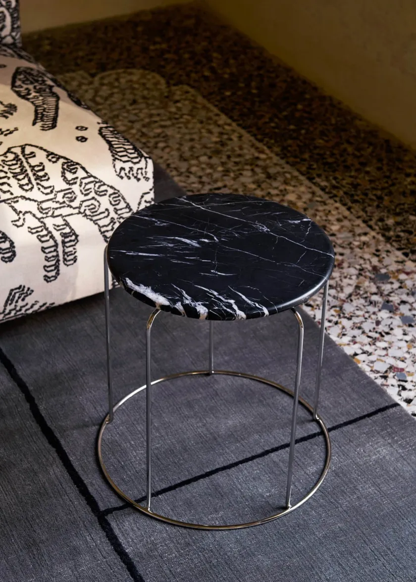 &Tradition Wire Stool Marble Top VP11 af Verner Panton> Gaver Til Ham|Tilbehør Til Borde