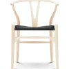 Carl Hansen & Søn Y-stol CH24, Ask sæbe med sort flet af Hans J. Wegner> Spisebordsstole