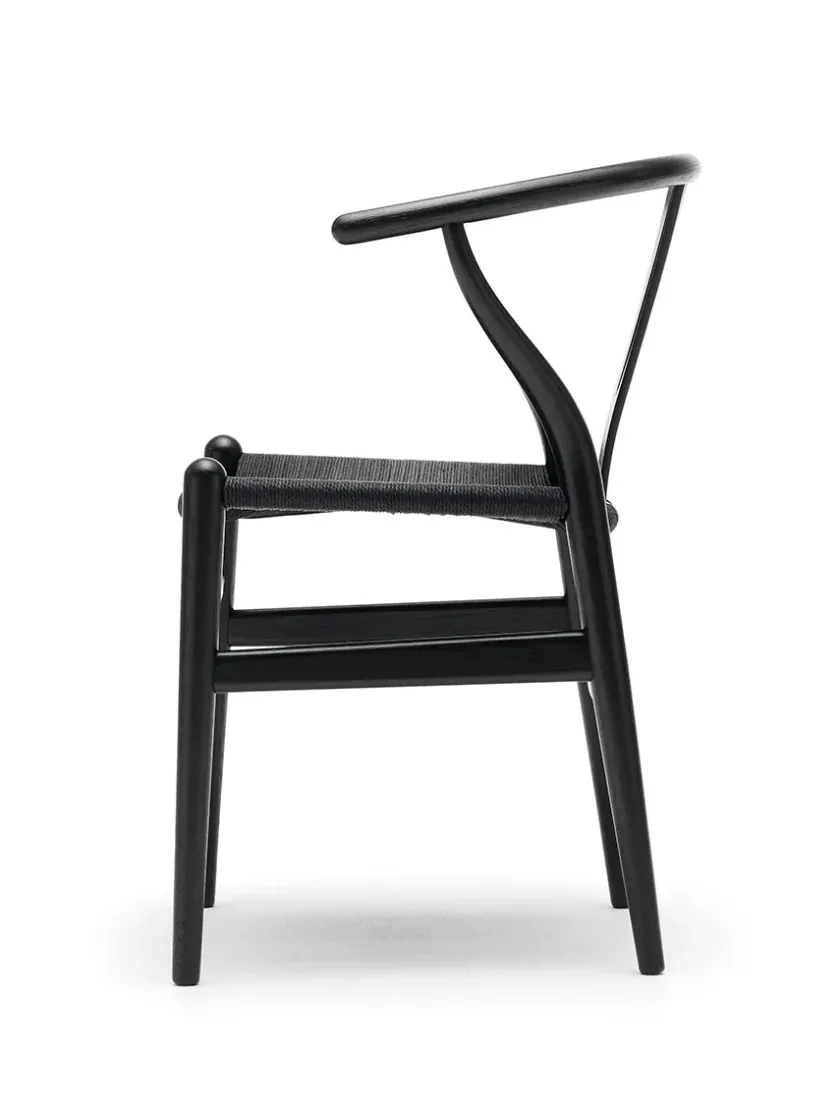 Carl Hansen & Søn Y-stol CH24, Eg hvidolie med sort flet af Hans J. Wegner> Spisebordsstole
