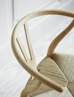 Carl Hansen & Søn Y-stol CH24, Eg lak af Hans J. Wegner><noscript><img width=