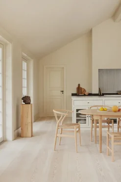 Carl Hansen & Søn Y-stol CH24, eg olie af Hans J. Wegner><noscript><img width=