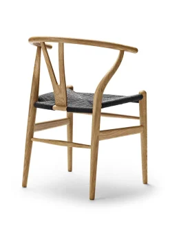 Carl Hansen & Søn Y-stol CH24, Eg røget olie med sort flet af Hans J. Wegner><noscript><img width=