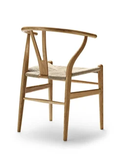 Carl Hansen & Søn Y-stol CH24, eg sæbe af Hans J. Wegner><noscript><img width=
