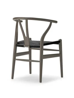 Carl Hansen & Søn Y-stol CH24 Soft Anthracite Grey med sort flet af Hans J. Wegner><noscript><img width=
