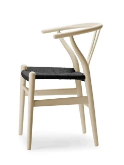 Carl Hansen & Søn Y-stol CH24 Soft Terracotta med sort flet af Hans J. Wegner><noscript><img width=