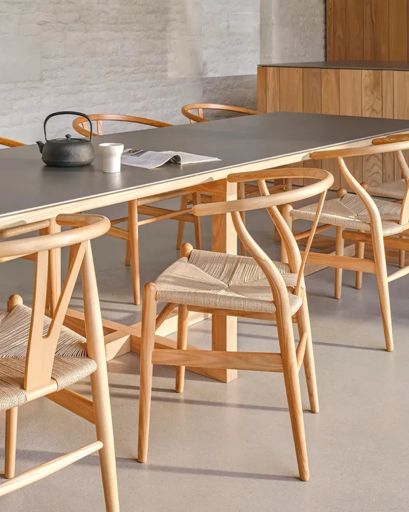 Carl Hansen & Søn Y-stol CH24, sort bøg af Hans J. Wegner> Spisebordsstole