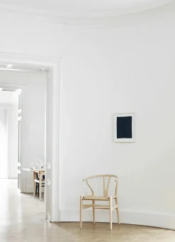 Carl Hansen & Søn Y-stol CH24, sort bøg af Hans J. Wegner><noscript><img width=