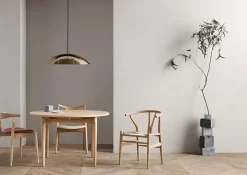 Carl Hansen & Søn Y-stol CH24, sort eg af Hans J. Wegner><noscript><img width=