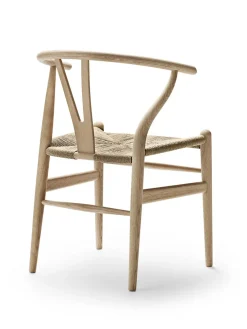 Carl Hansen & Søn Y-stol CH24, sort eg af Hans J. Wegner><noscript><img width=